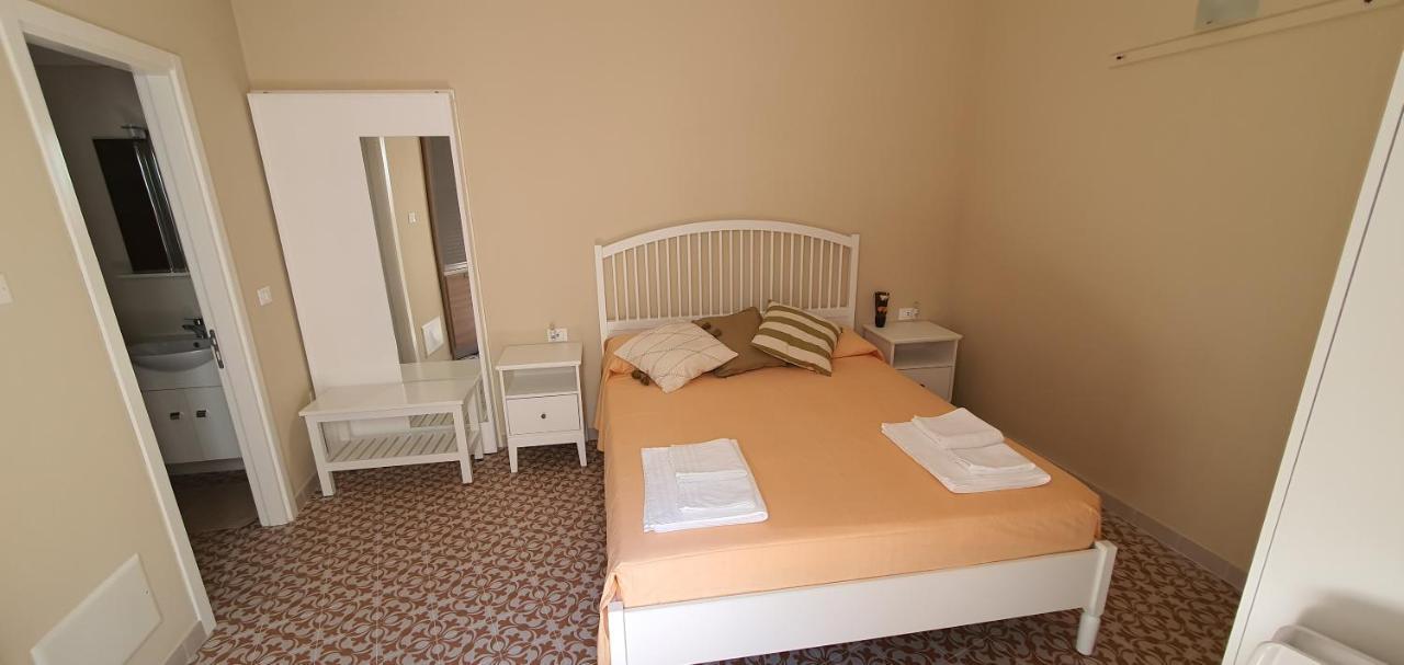 La Capasa Di Casada Apartment Spongano Luaran gambar
